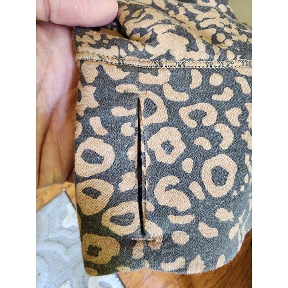 Cuddl Duds Comfort Wear Xl Leopard Thumb Sleeve Jacket/Shawl - Picture 7 of 8